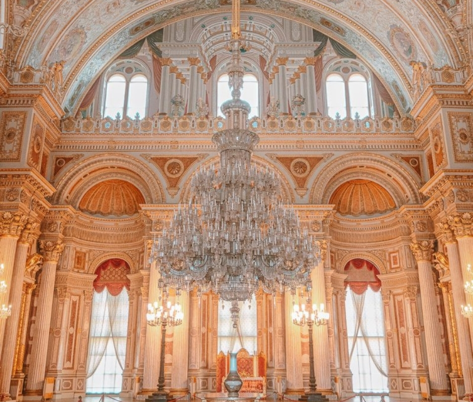 The Majestic Journey of Baccarat Crystal: From Royal Palaces to Modern Living Spaces